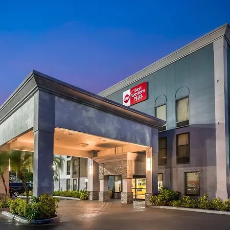 Best Western Plus Universal Inn - Newly Renovated!